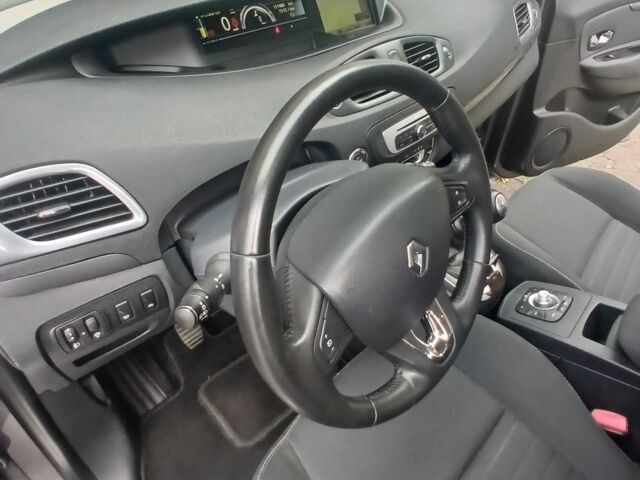 Серый Рено 4, объемом двигателя 1 л и пробегом 121 тыс. км за 12000 $, фото 1 на Automoto.ua