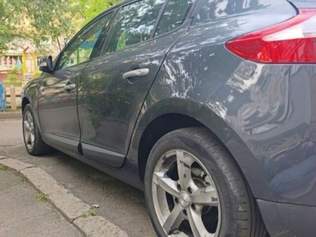 Синий Рено 4, объемом двигателя 2 л и пробегом 210 тыс. км за 3800 $, фото 1 на Automoto.ua