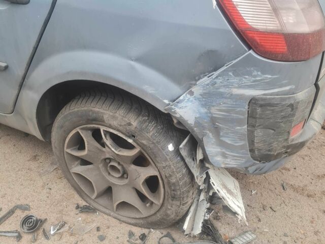 Синій Рено 4, об'ємом двигуна 1.5 л та пробігом 340 тис. км за 2700 $, фото 1 на Automoto.ua