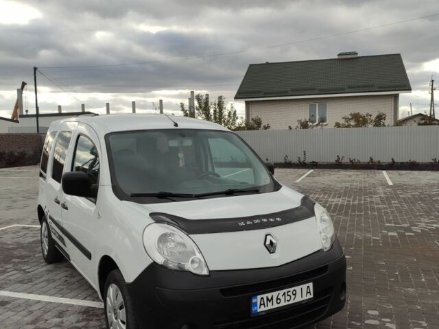 Білий Рено 5, об'ємом двигуна 1.5 л та пробігом 213 тис. км за 6500 $, фото 1 на Automoto.ua