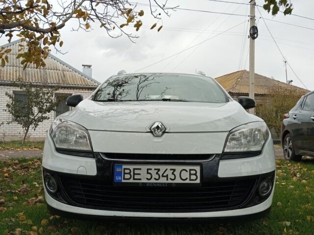 Белый Рено 5, объемом двигателя 1.5 л и пробегом 267 тыс. км за 6499 $, фото 1 на Automoto.ua