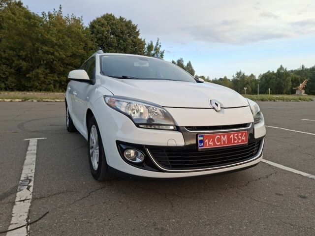 Белый Рено 5, объемом двигателя 1.5 л и пробегом 194 тыс. км за 8309 $, фото 1 на Automoto.ua