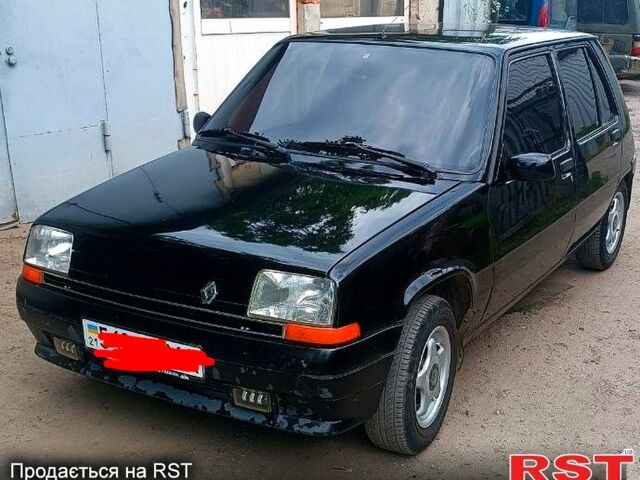 Чорний Рено 5, об'ємом двигуна 1.4 л та пробігом 156 тис. км за 1800 $, фото 1 на Automoto.ua