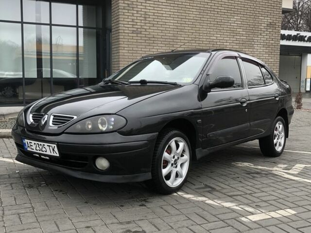 Черный Рено 5, объемом двигателя 1.4 л и пробегом 300 тыс. км за 2900 $, фото 1 на Automoto.ua