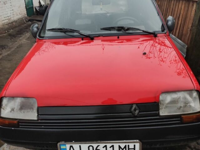Красный Рено 5, объемом двигателя 1.4 л и пробегом 300 тыс. км за 300 $, фото 1 на Automoto.ua