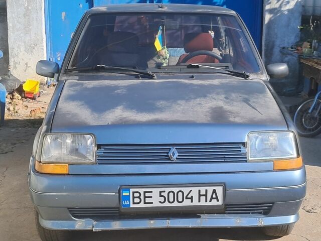 Серый Рено 5, объемом двигателя 1.4 л и пробегом 300 тыс. км за 1000 $, фото 1 на Automoto.ua