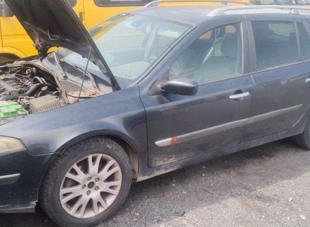 Серый Рено 5, объемом двигателя 2.2 л и пробегом 1 тыс. км за 1102 $, фото 1 на Automoto.ua