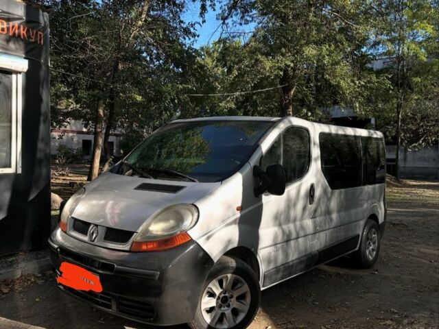 Серый Рено 5, объемом двигателя 2.5 л и пробегом 379 тыс. км за 6800 $, фото 1 на Automoto.ua