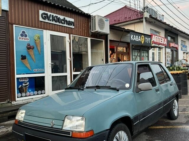 Зелений Рено 5, об'ємом двигуна 1.2 л та пробігом 190 тис. км за 2500 $, фото 1 на Automoto.ua