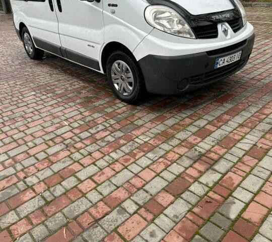 Белый Рено 6, объемом двигателя 2 л и пробегом 264 тыс. км за 12000 $, фото 1 на Automoto.ua