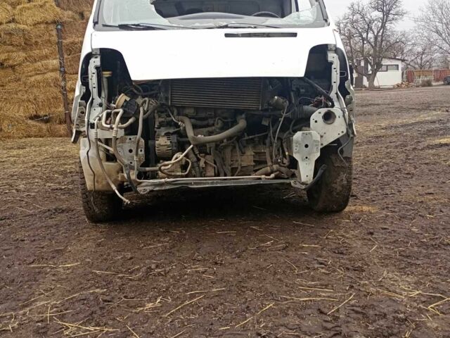 Білий Рено 6, об'ємом двигуна 2.4 л та пробігом 201 тис. км за 1426 $, фото 1 на Automoto.ua