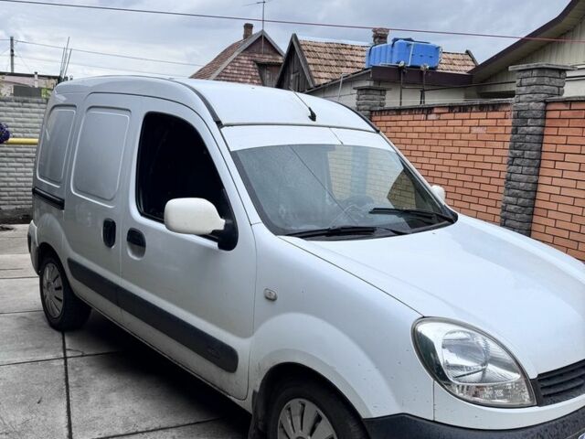 Белый Рено 8, объемом двигателя 0 л и пробегом 31 тыс. км за 4500 $, фото 1 на Automoto.ua