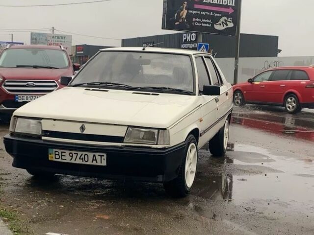 Белый Рено 9, объемом двигателя 0 л и пробегом 2 тыс. км за 1600 $, фото 1 на Automoto.ua