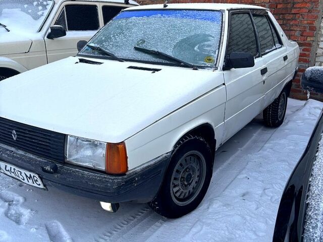 Білий Рено 9, об'ємом двигуна 1.7 л та пробігом 200 тис. км за 1984 $, фото 1 на Automoto.ua