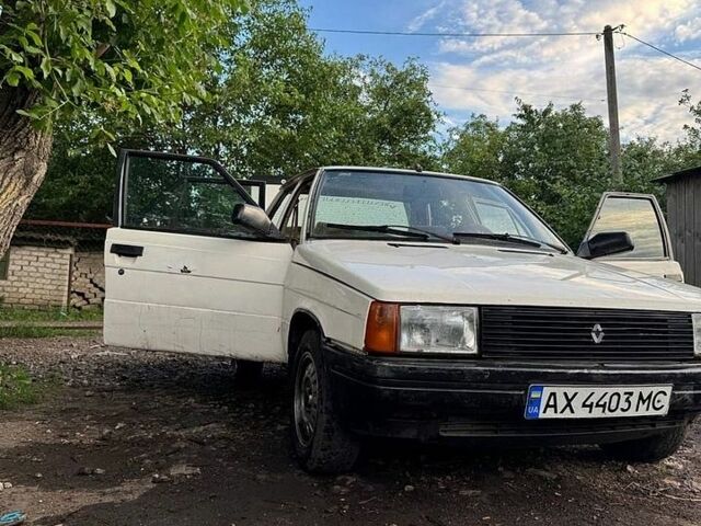 Білий Рено 9, об'ємом двигуна 1.7 л та пробігом 575 тис. км за 537 $, фото 1 на Automoto.ua