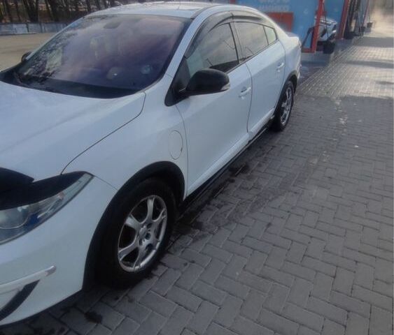 Білий Рено 9, об'ємом двигуна 0 л та пробігом 65 тис. км за 7500 $, фото 1 на Automoto.ua