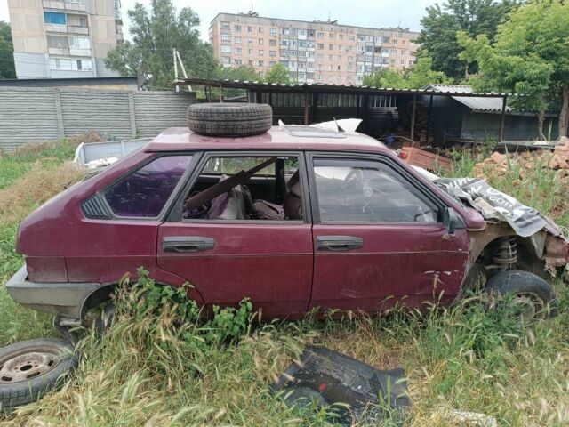Красный Рено 9, объемом двигателя 1.4 л и пробегом 3 тыс. км за 350 $, фото 1 на Automoto.ua