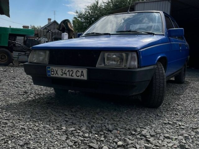 Синий Рено 9, объемом двигателя 1.3 л и пробегом 400 тыс. км за 451 $, фото 1 на Automoto.ua