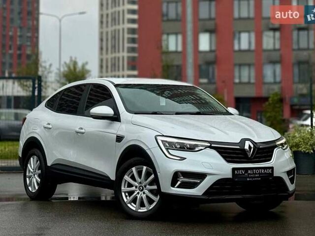 Белый Рено Arkana, объемом двигателя 1.6 л и пробегом 101 тыс. км за 15700 $, фото 1 на Automoto.ua
