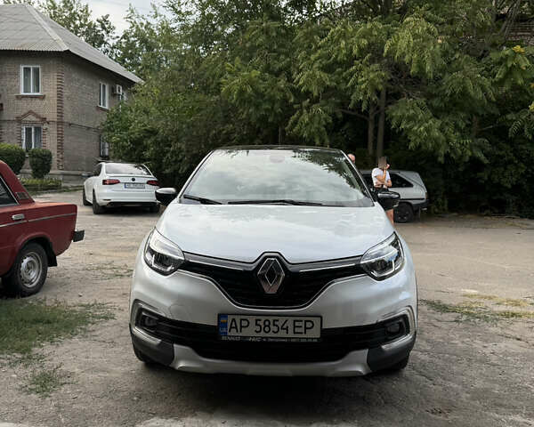 Белый Рено Каптур, объемом двигателя 1.46 л и пробегом 26 тыс. км за 18300 $, фото 1 на Automoto.ua