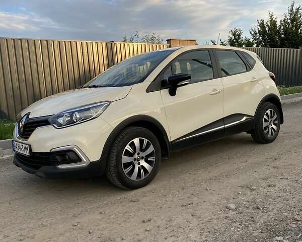 Бежевий Рено Каптур, об'ємом двигуна 0.9 л та пробігом 54 тис. км за 13599 $, фото 1 на Automoto.ua