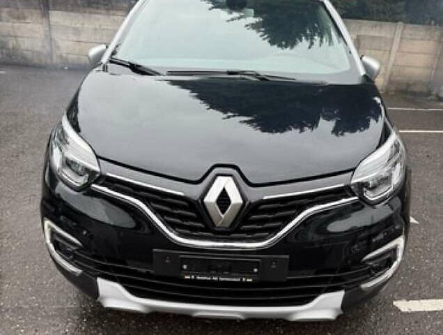 Черный Рено Каптур, объемом двигателя 1.2 л и пробегом 61 тыс. км за 14599 $, фото 1 на Automoto.ua