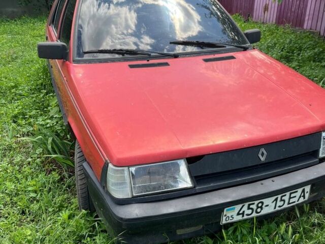 Красный Рено Каптур, объемом двигателя 2 л и пробегом 3 тыс. км за 313 $, фото 1 на Automoto.ua