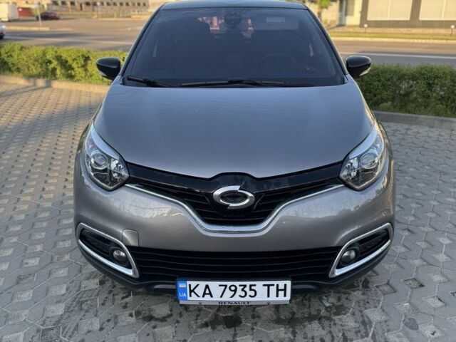 Серый Рено Каптур, объемом двигателя 1.5 л и пробегом 55 тыс. км за 12500 $, фото 1 на Automoto.ua