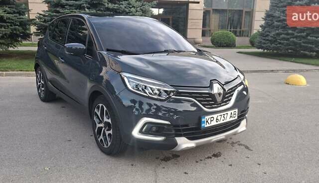Серый Рено Каптур, объемом двигателя 1.46 л и пробегом 113 тыс. км за 15900 $, фото 1 на Automoto.ua