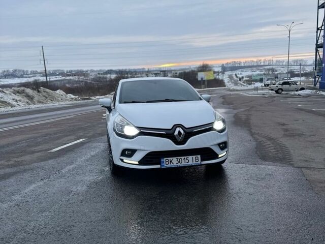 Білий Рено Кліо, об'ємом двигуна 1.5 л та пробігом 179 тис. км за 8500 $, фото 1 на Automoto.ua