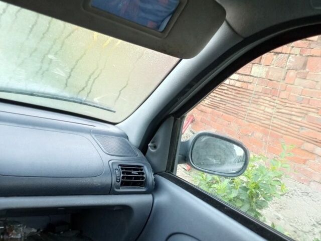 Белый Рено Клио, объемом двигателя 1.4 л и пробегом 15 тыс. км за 800 $, фото 1 на Automoto.ua