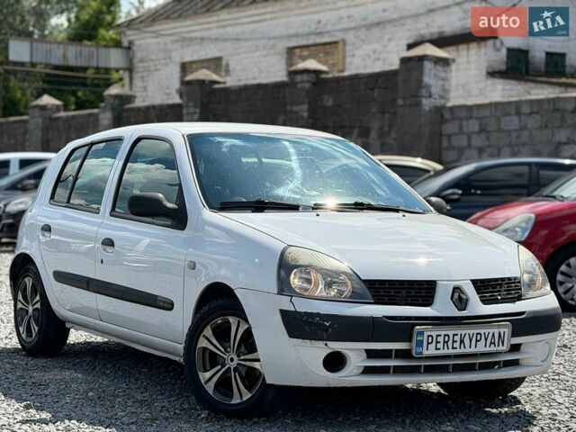 Белый Рено Клио, объемом двигателя 1.4 л и пробегом 230 тыс. км за 3400 $, фото 1 на Automoto.ua
