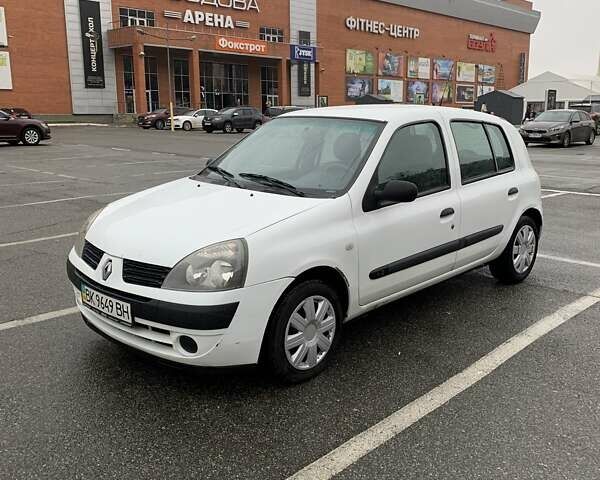 Білий Рено Кліо, об'ємом двигуна 1.15 л та пробігом 354 тис. км за 3200 $, фото 1 на Automoto.ua