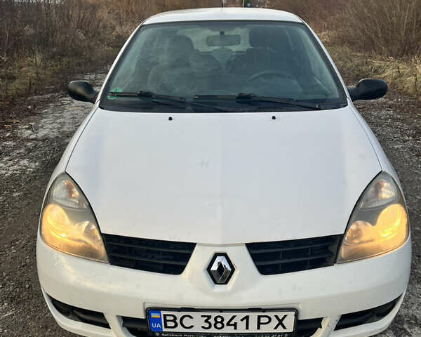 Білий Рено Кліо, об'ємом двигуна 1.2 л та пробігом 210 тис. км за 2900 $, фото 1 на Automoto.ua