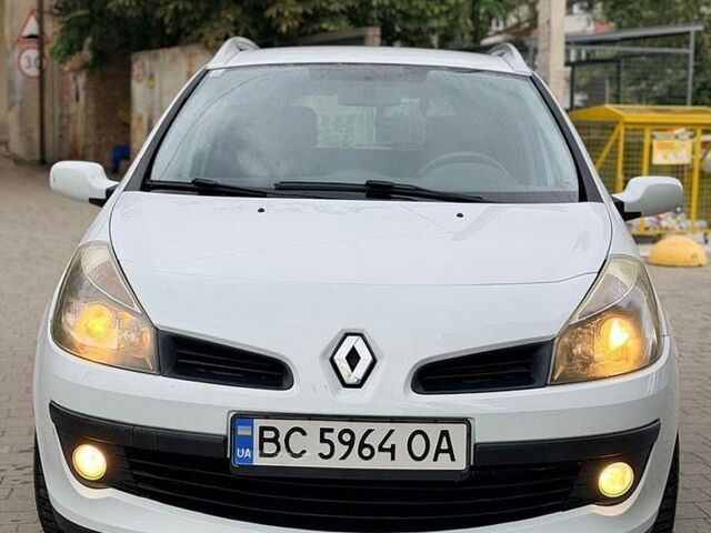 Білий Рено Кліо, об'ємом двигуна 1.2 л та пробігом 182 тис. км за 3700 $, фото 1 на Automoto.ua