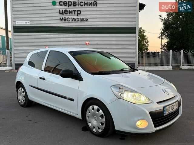 Білий Рено Кліо, об'ємом двигуна 1.46 л та пробігом 286 тис. км за 4199 $, фото 1 на Automoto.ua