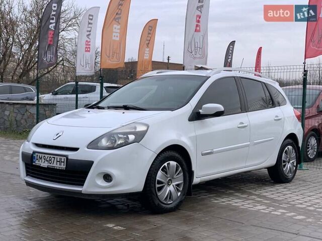 Белый Рено Клио, объемом двигателя 1.5 л и пробегом 242 тыс. км за 6499 $, фото 1 на Automoto.ua