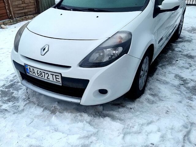 Білий Рено Кліо, об'ємом двигуна 1.5 л та пробігом 25000 тис. км за 4750 $, фото 1 на Automoto.ua