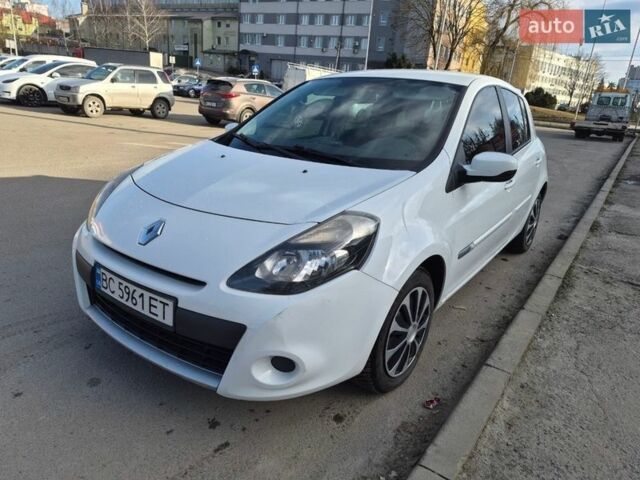 Белый Рено Клио, объемом двигателя 1.5 л и пробегом 249 тыс. км за 6500 $, фото 1 на Automoto.ua