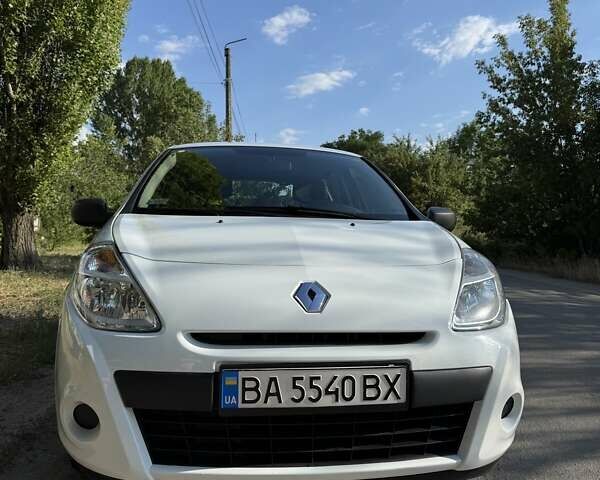 Білий Рено Кліо, об'ємом двигуна 1.15 л та пробігом 190 тис. км за 6500 $, фото 1 на Automoto.ua