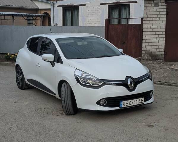 Белый Рено Клио, объемом двигателя 1.5 л и пробегом 345 тыс. км за 7100 $, фото 1 на Automoto.ua