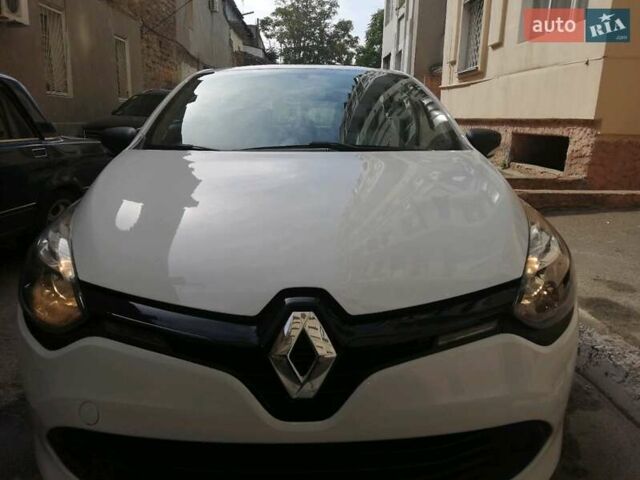 Белый Рено Клио, объемом двигателя 1.5 л и пробегом 197 тыс. км за 8000 $, фото 1 на Automoto.ua