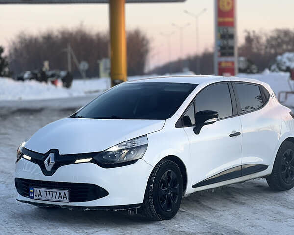Білий Рено Кліо, об'ємом двигуна 1.46 л та пробігом 220 тис. км за 6999 $, фото 1 на Automoto.ua
