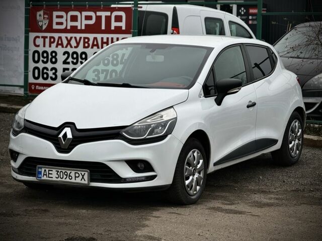 Белый Рено Клио, объемом двигателя 1.5 л и пробегом 180 тыс. км за 5200 $, фото 1 на Automoto.ua
