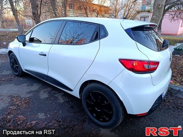 Белый Рено Клио, объемом двигателя 1.5 л и пробегом 240 тыс. км за 6350 $, фото 1 на Automoto.ua