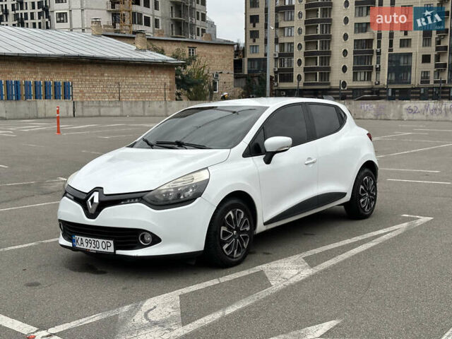 Белый Рено Клио, объемом двигателя 1.5 л и пробегом 303 тыс. км за 6900 $, фото 1 на Automoto.ua