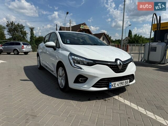 Белый Рено Клио, объемом двигателя 1.6 л и пробегом 167 тыс. км за 15700 $, фото 1 на Automoto.ua