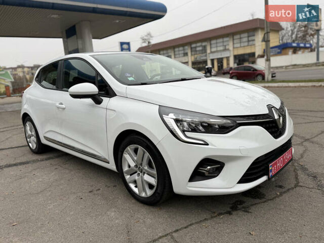 Белый Рено Клио, объемом двигателя 1.6 л и пробегом 167 тыс. км за 15399 $, фото 1 на Automoto.ua