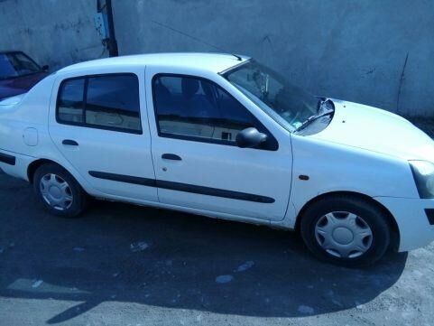 Білий Рено Кліо, об'ємом двигуна 2.1 л та пробігом 189 тис. км за 4000 $, фото 1 на Automoto.ua