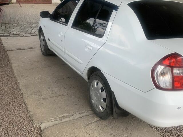 Білий Рено Кліо, об'ємом двигуна 1.4 л та пробігом 292 тис. км за 3200 $, фото 1 на Automoto.ua